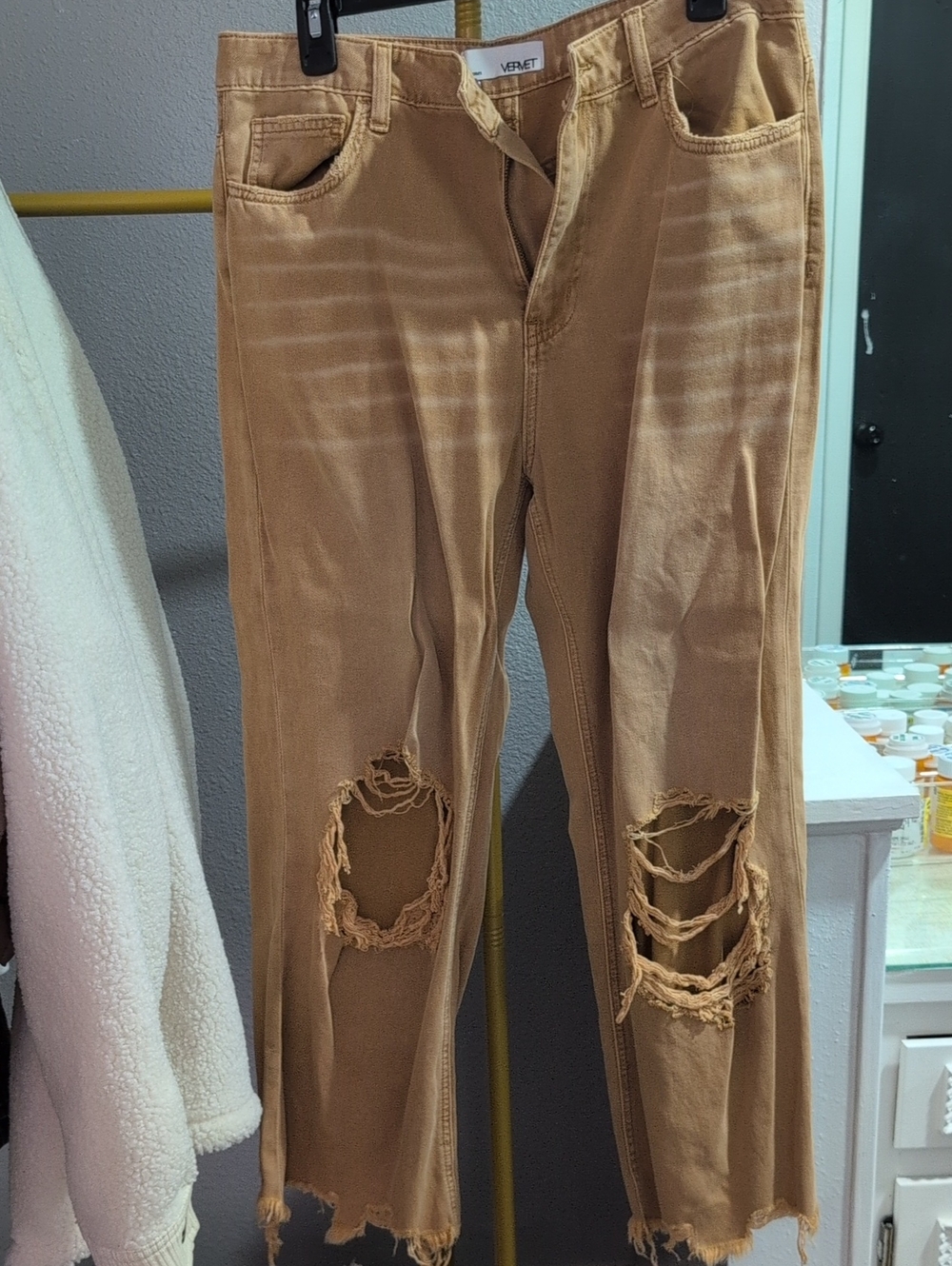 Vervet Tan Distressed Knee-Rip Jeans